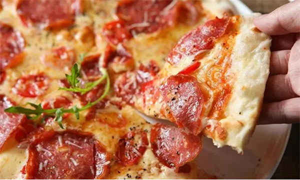 丝丝物语披萨加盟