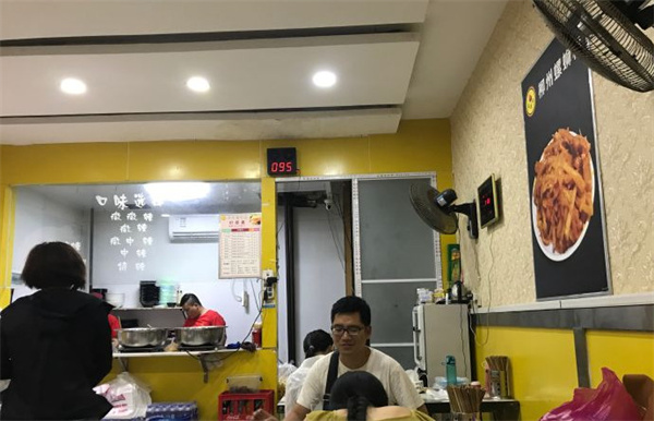 石头记柳州螺蛳粉