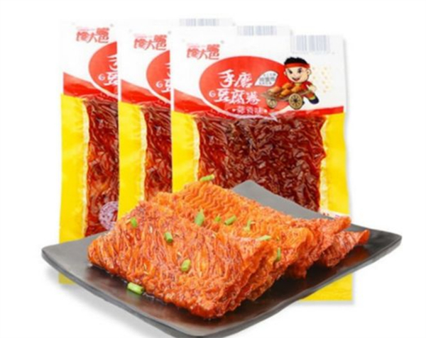 大嘴巴零食加盟