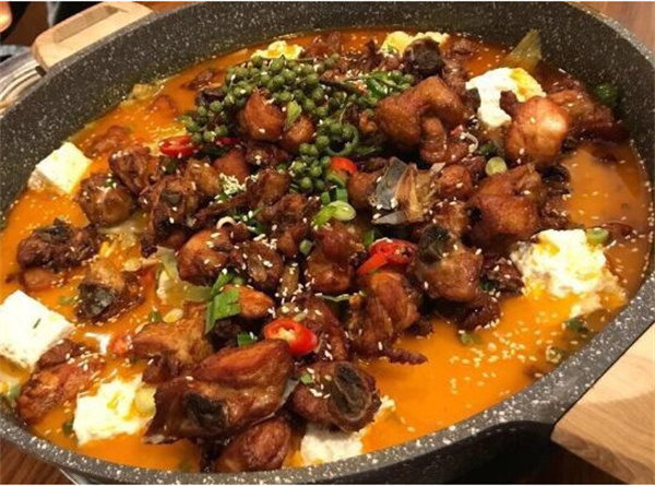 豆小涮藤椒豆花鸡：口感绝佳的美食体验