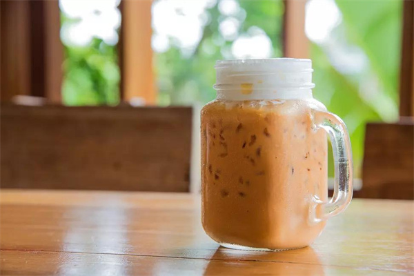 茶青云泰式奶茶加盟