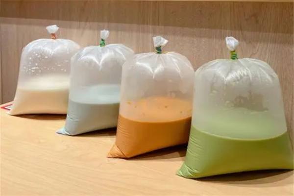 茶青云泰式奶茶加盟