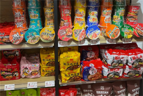 馋妞零食折扣店加盟费