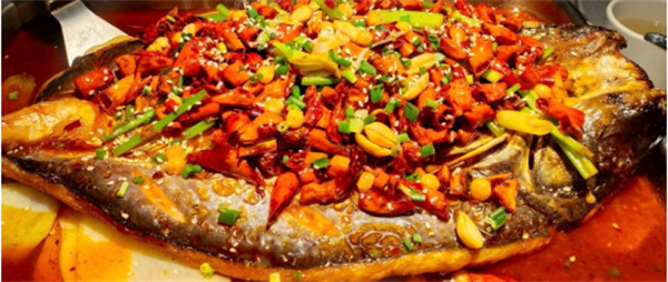 鱼你告白脆皮烤鱼:一种美味与情感交织的佳肴