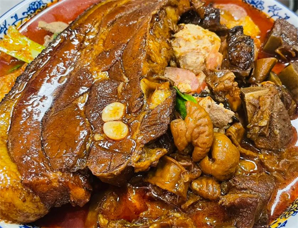 张府园大碗皮肚面