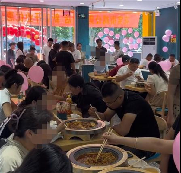 花宝街石锅鸡公煲