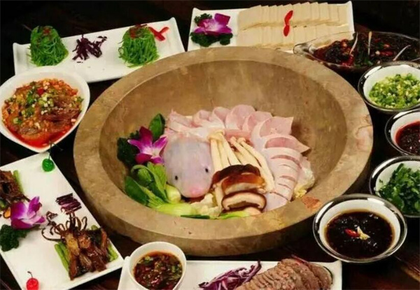 俏渔情蒸汽石锅鱼加盟