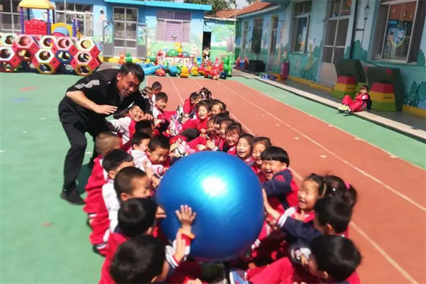 咏威亚太体智能教育加盟