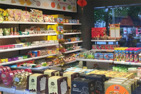 潮小铺零食加盟