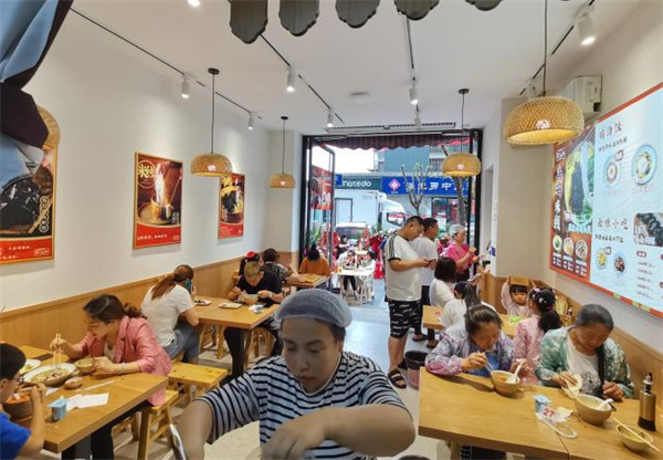 老汤和乌鸡米线