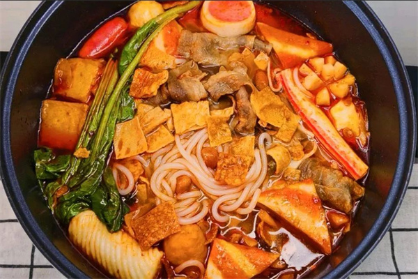 嗦一口螺蛳粉火锅