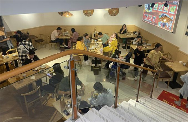 老汤和乌鸡米线