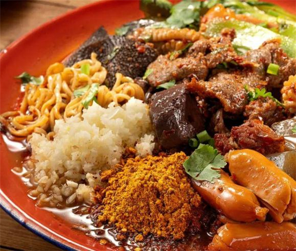 盘盘麻辣烫加盟