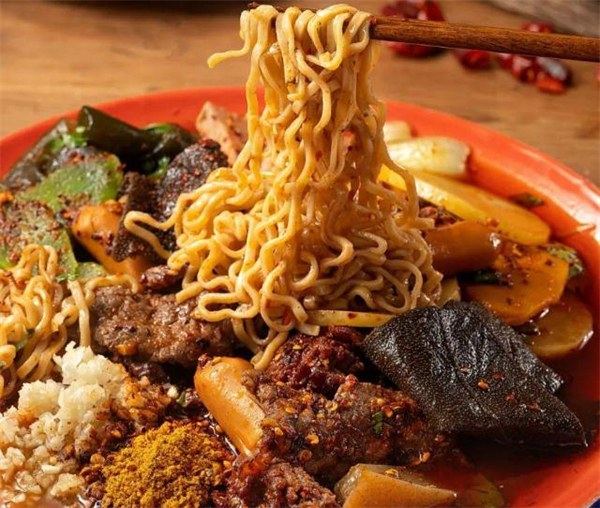 盘盘麻辣烫加盟