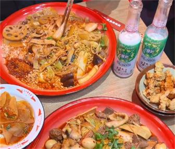 盘盘麻辣烫加盟