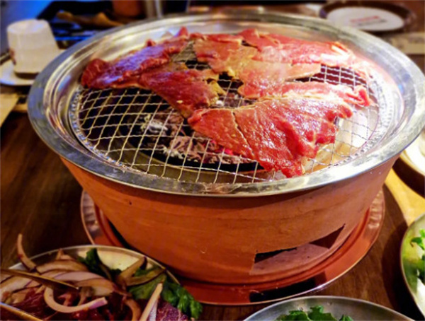 炉中炉泥炉烤肉加盟