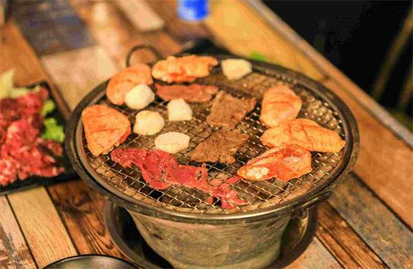 炉中炉泥炉烤肉加盟