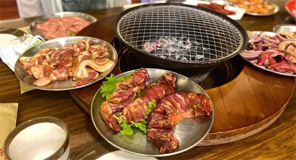 炉中炉泥炉烤肉加盟