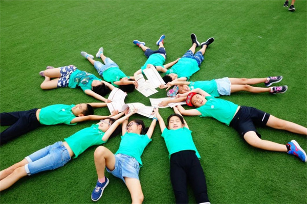 成长营地教育加盟