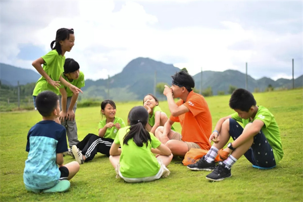 成长营地教育加盟