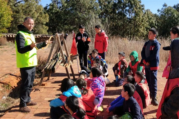 成长营地教育加盟