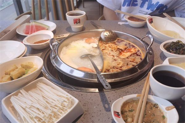 颜锅锅火锅加盟