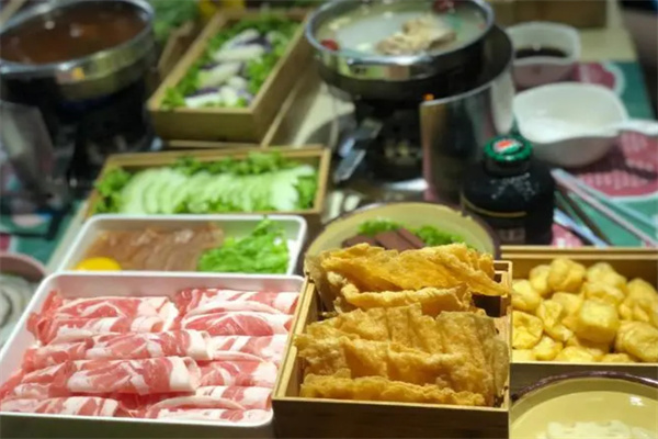 颜锅锅火锅加盟