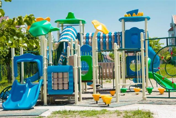 加盟儿童游乐场大约多少钱？