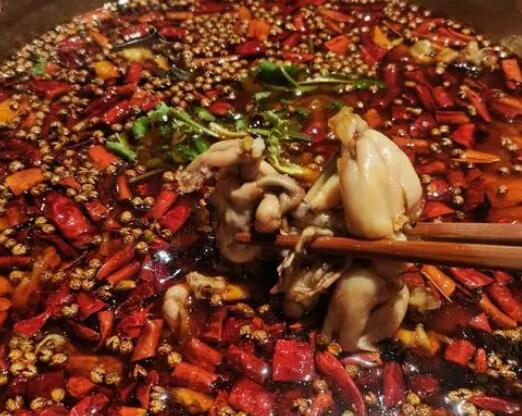 绝之味美蛙鱼头加盟费需要多少钱？