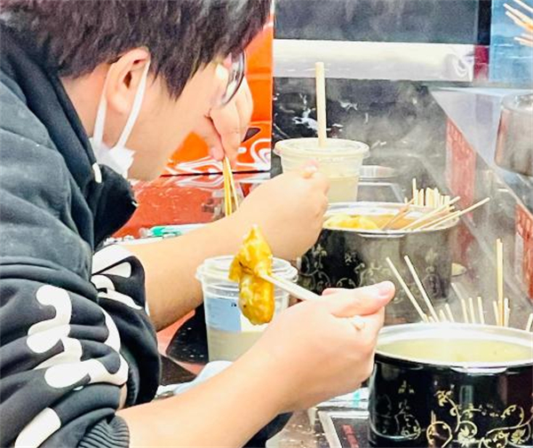 喜噜噜旋转小火锅加盟