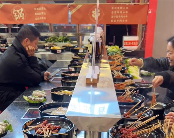 喜噜噜旋转小火锅加盟