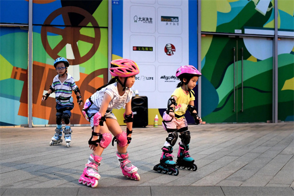 少儿轮滑培训加盟