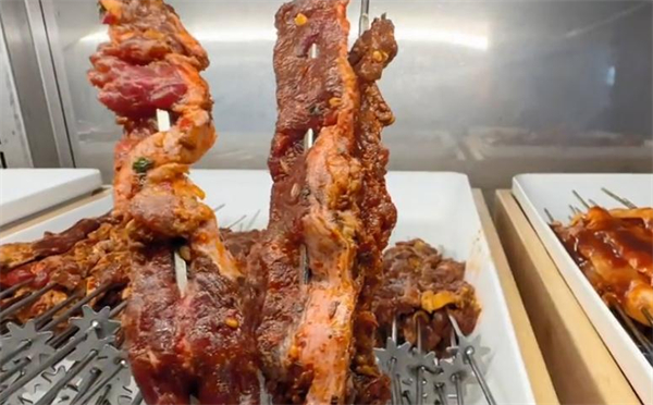 樊千翻两元签炭火烤肉加盟