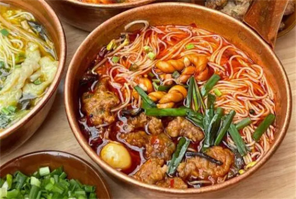 小铜锅乌鸡米线