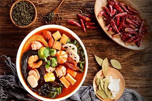 麻顶天麻辣烫加盟