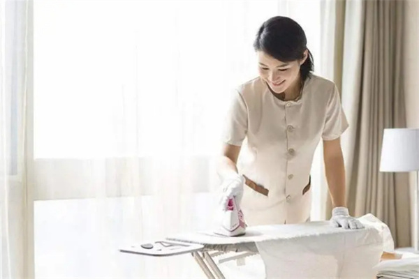 小黄蜂家政公司加盟