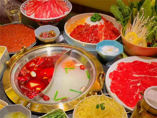 熊喵来了火锅加盟电话多少？