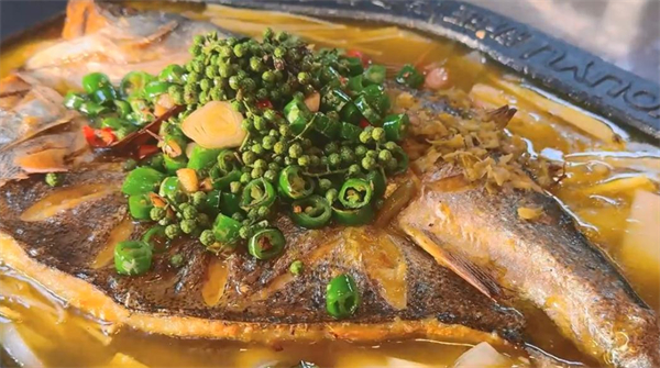 新疆马有鱼馕坑烤全鱼加盟