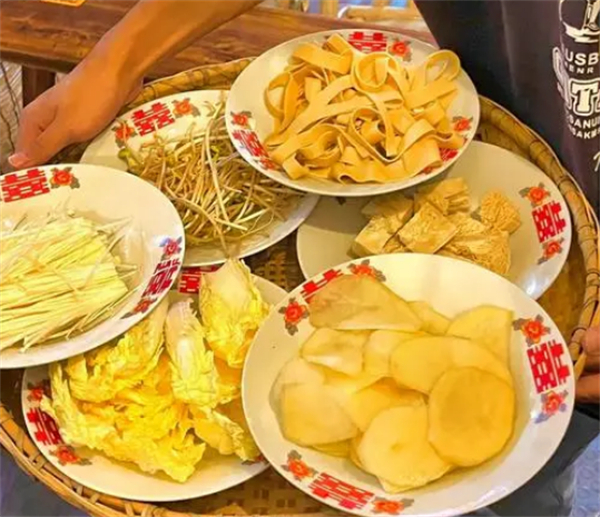 周哈星炉边菜加盟费