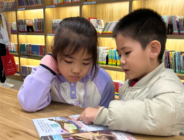 毛毛虫图书馆加盟