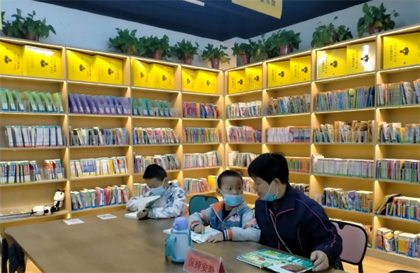 毛毛虫图书馆加盟