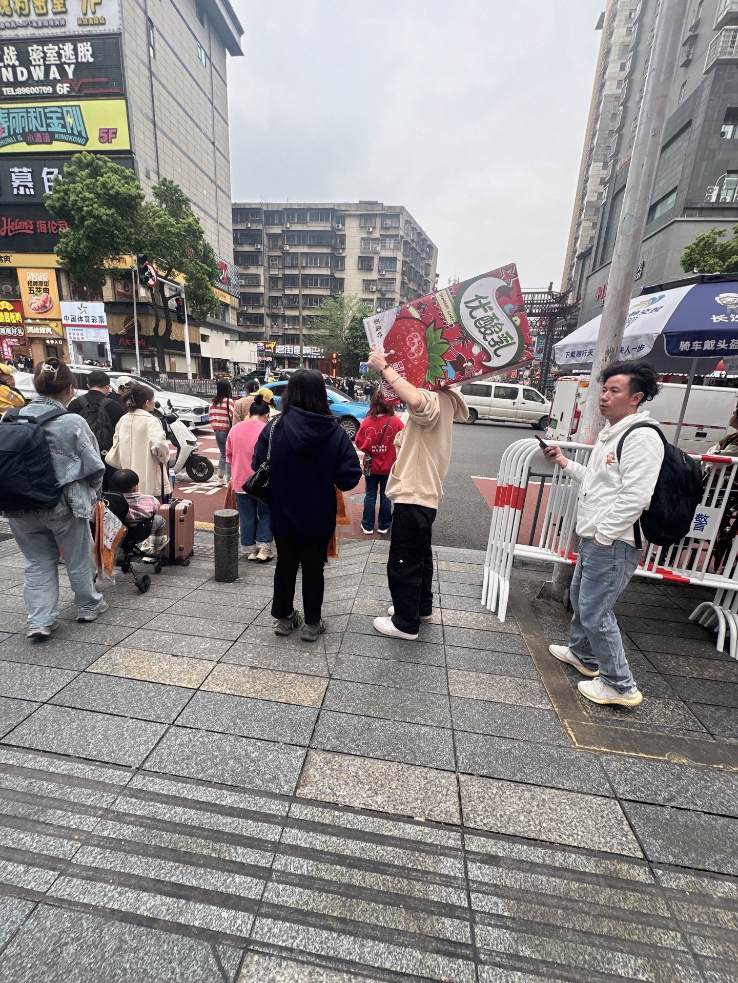 零食很大,真的很大,一旦打开,一周吃不完!