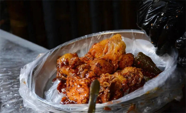 刘小闲甘肃麻辣烫加盟