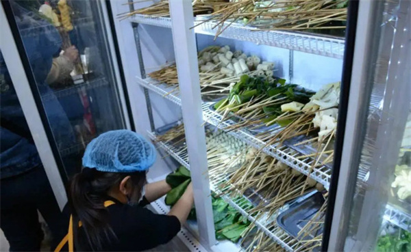 刘小闲甘肃麻辣烫加盟