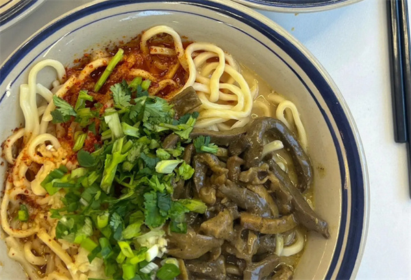 小街胡同牛杂面加盟