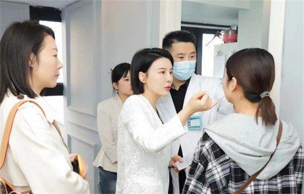 妍加分医疗美容加盟