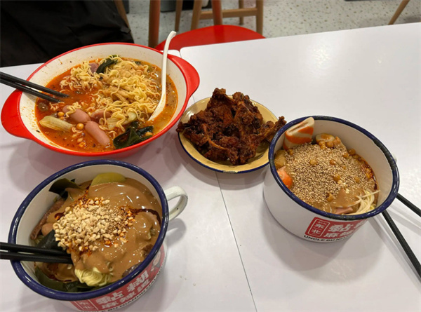 步大叔黏糊麻辣烫加盟费