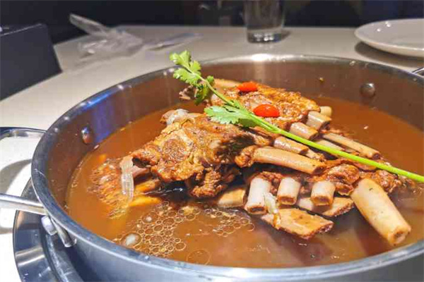 匠一锅草本牛骨火锅