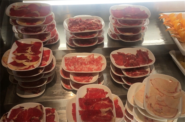 李姑婆鲜切牛肉自助火锅加盟
