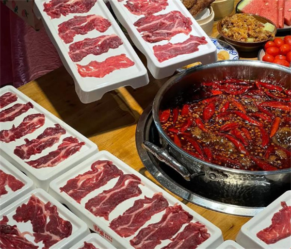 李姑婆鲜切牛肉自助火锅加盟